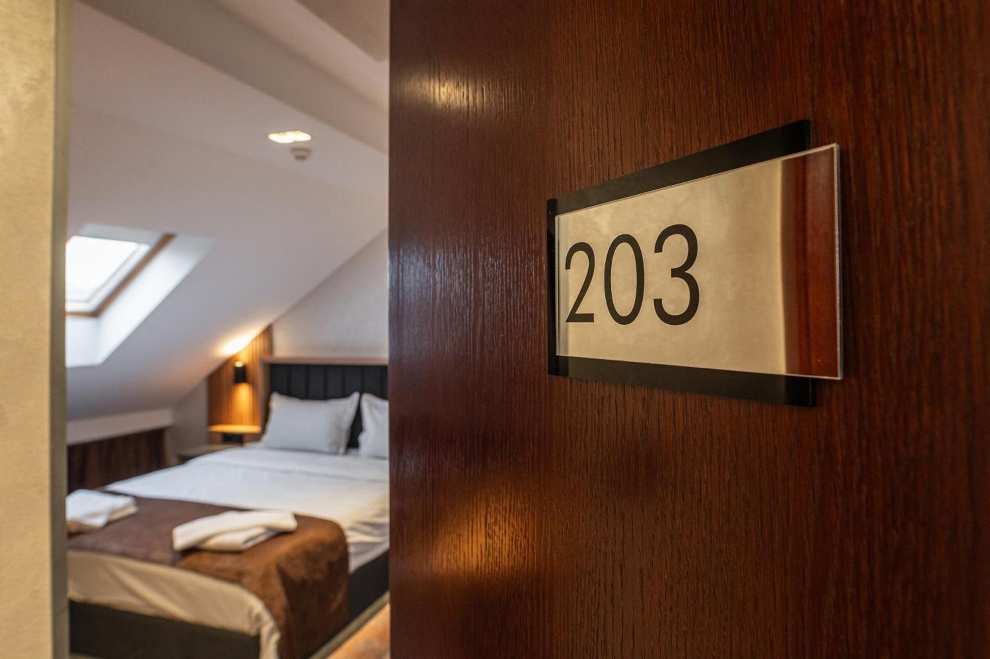 Hotel Astral Šabac Quarto foto